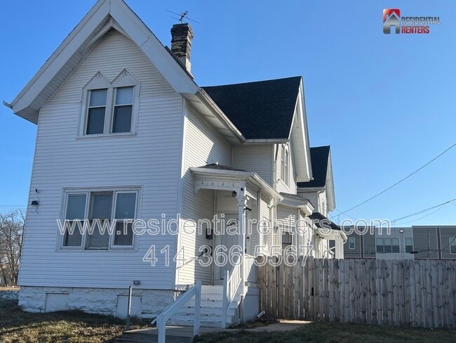 Building Photo - 1116 N 13th St