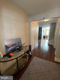 Building Photo - 805 Rosehill Dr