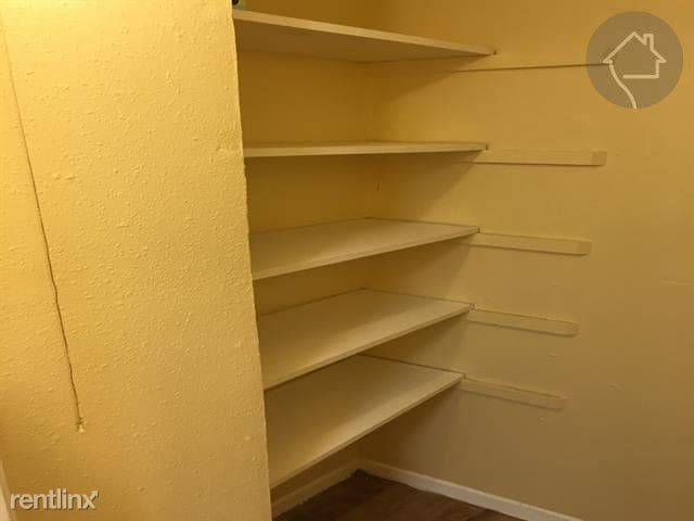 Building Photo - 302 W 38th St