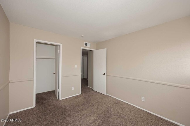 Building Photo - 944 S Valencia