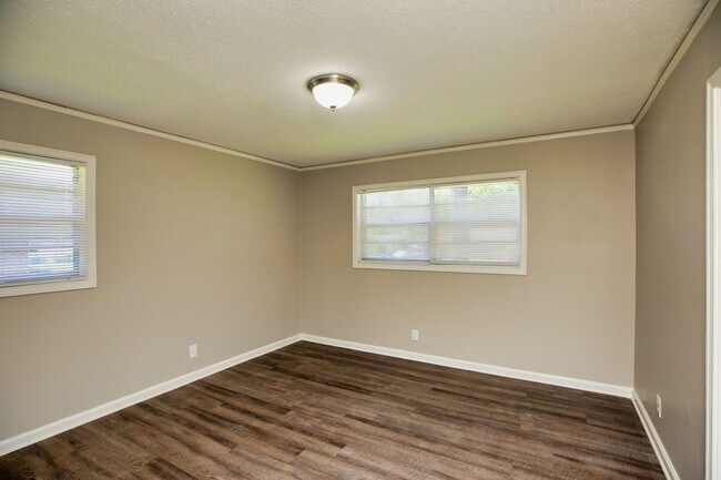 Building Photo - ** 3 bed 2 bath located in Dalraida **Call...