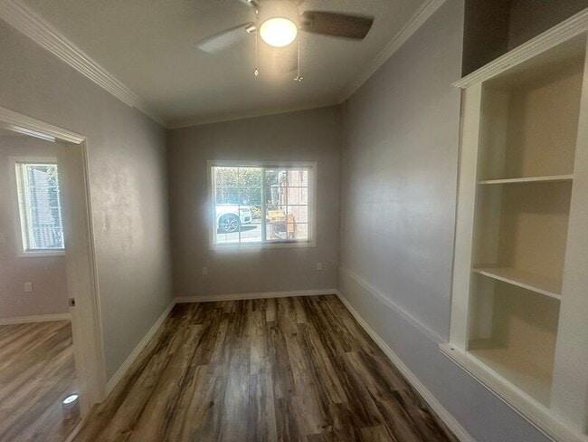Building Photo - 2823 Hyperion Ave