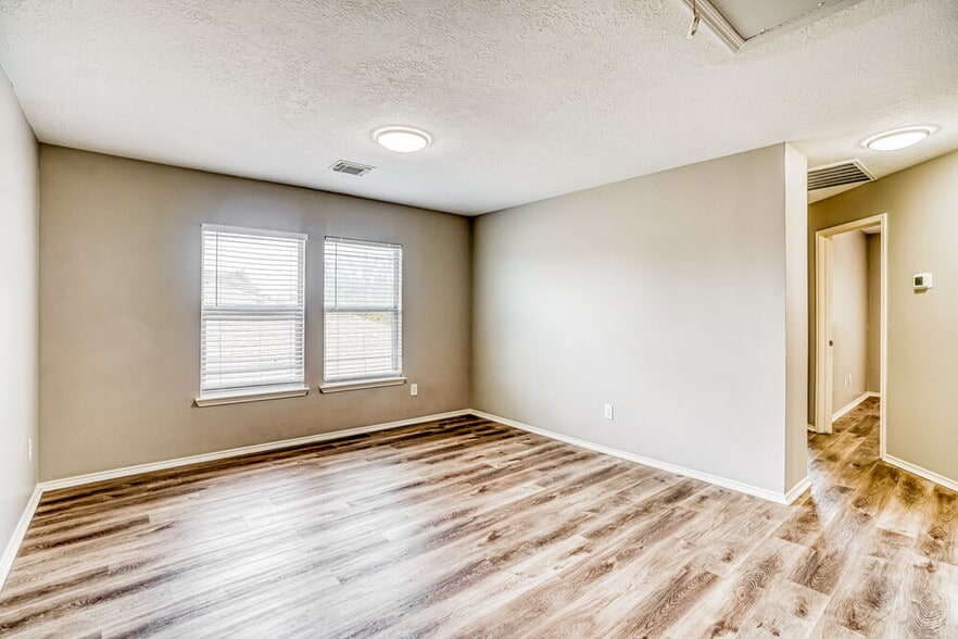 Building Photo - 7318 Cypress Pr Dr