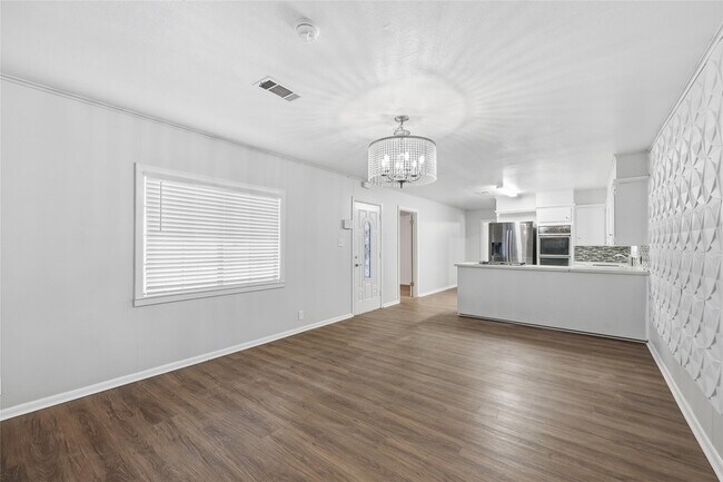 Building Photo - 1621 Richmond Ave