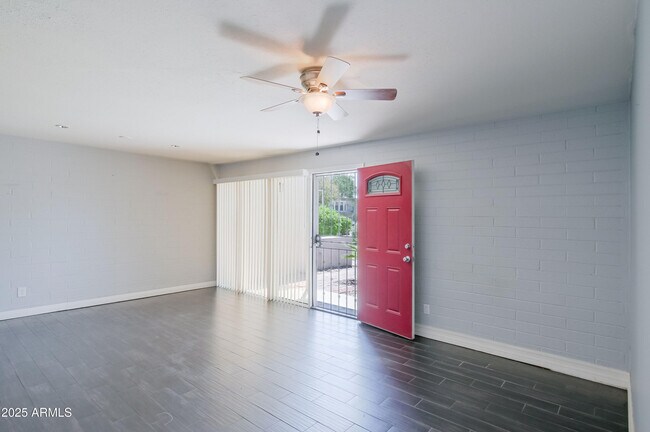 Building Photo - 4142 E Calle Redonda