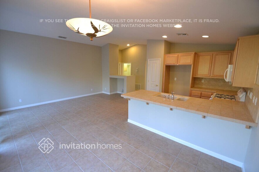 Building Photo - 395 Atlantic Dr