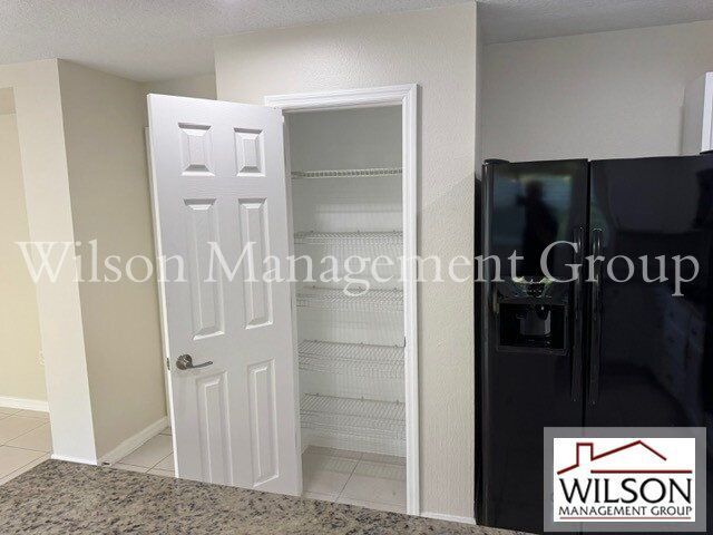 Building Photo - 413 Country Cottage Ln