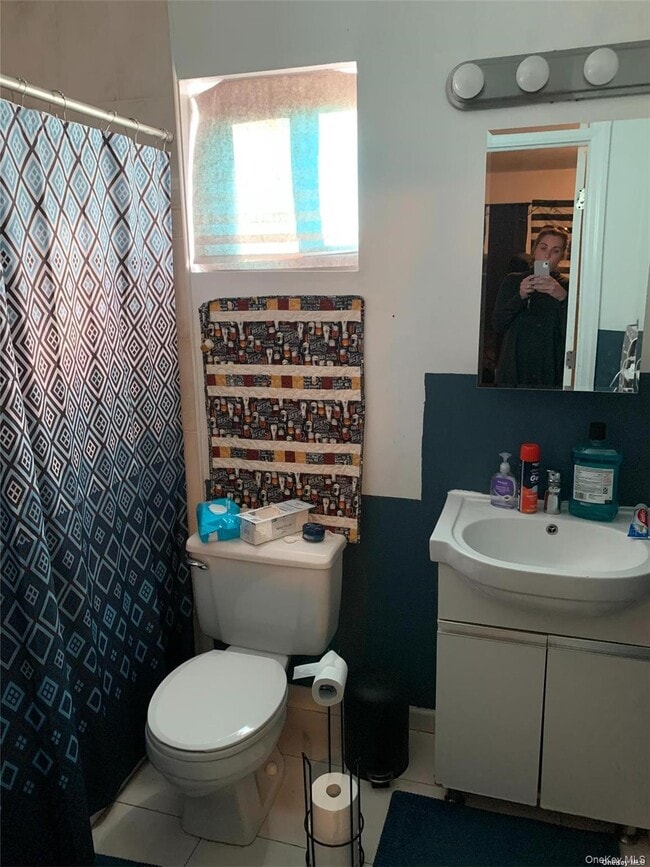 Building Photo - 715 E Walnut St