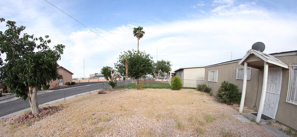 Building Photo - 1221 West Adams Avenue