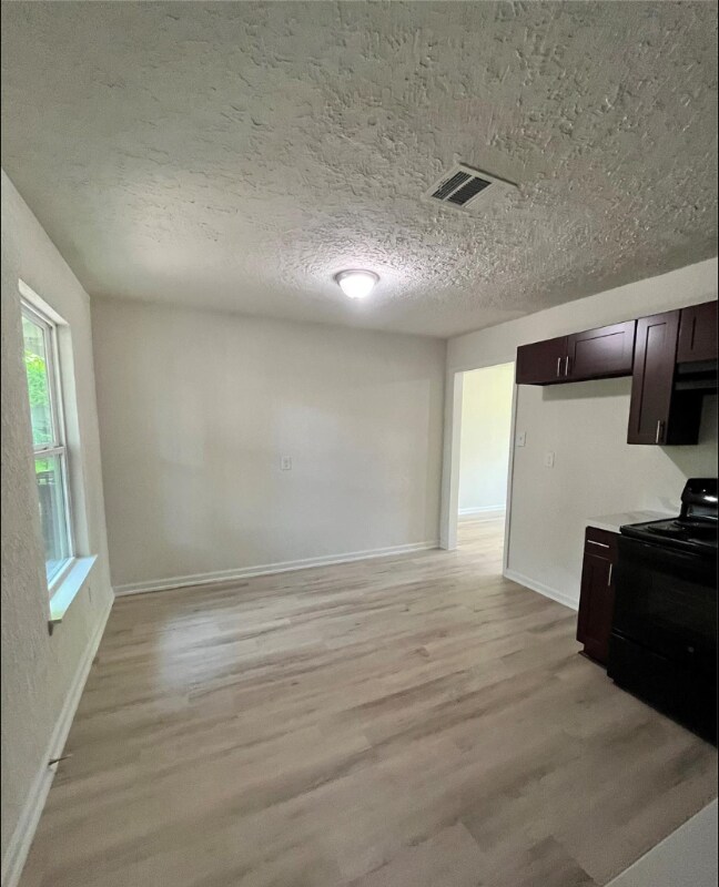 Building Photo - 5915 Beldart St
