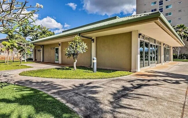 Building Photo - Kauolu Building of Plantation Town/2 BR/1 BA/1 PK