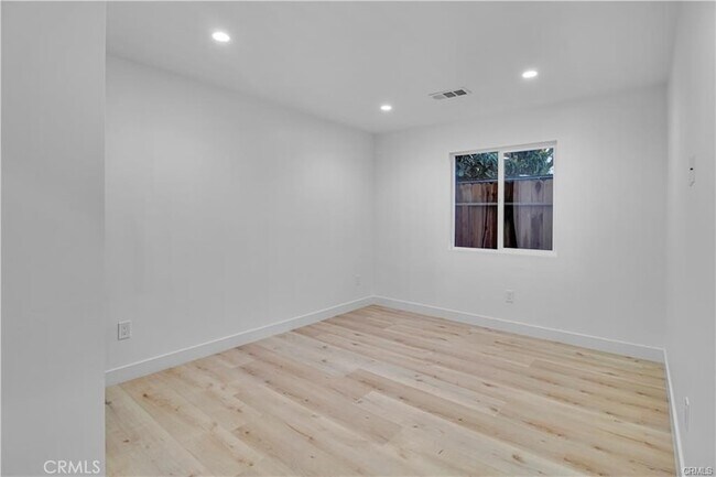 Building Photo - 6515 San Miguel St