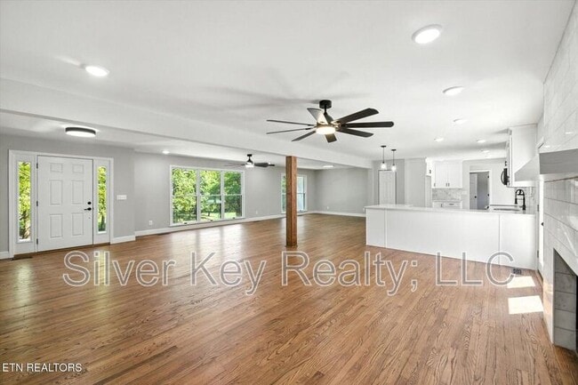 Building Photo - 1113 Springfield Dr