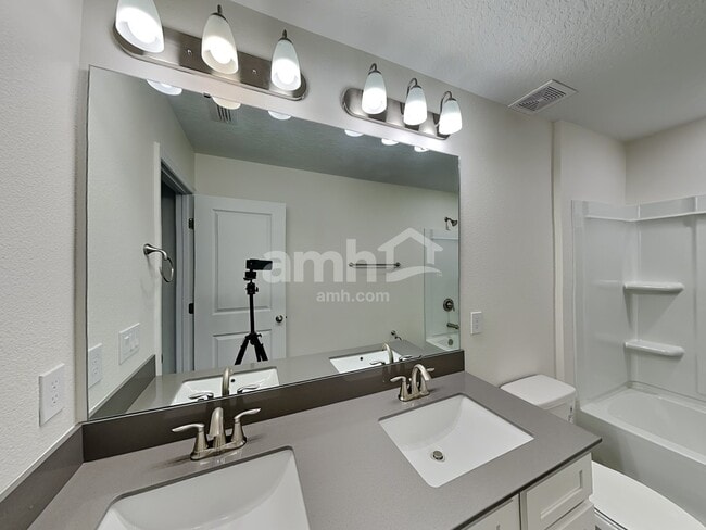 Building Photo - 844 Heavenly Drive