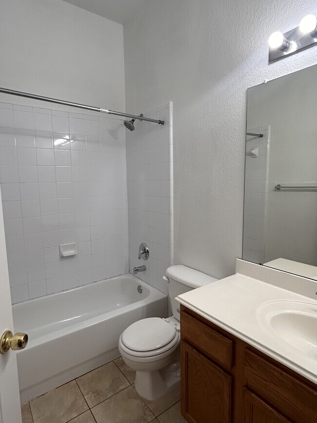 Building Photo - 6104 Oldham Dr