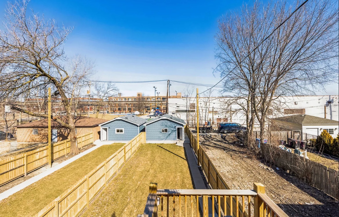 Building Photo - 4340 W Maypole Ave