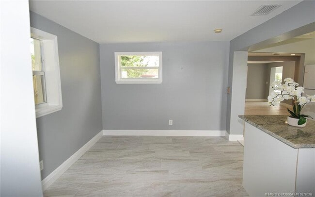 Building Photo - 976 SW 34th Terrace