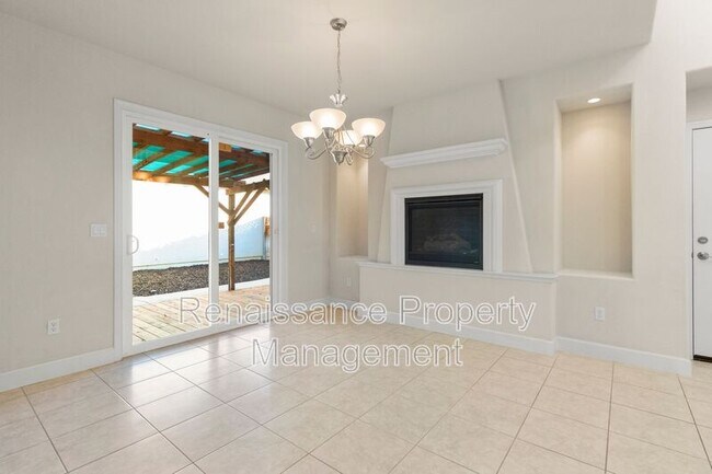 Building Photo - 638 W Gravino Dr