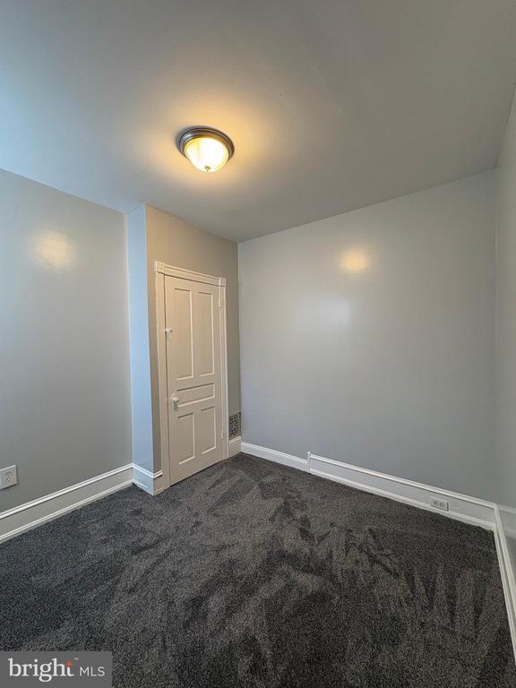 Building Photo - 2525 N 31st St