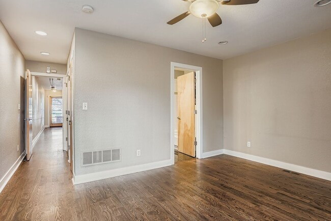 Building Photo - 356 W Archer Pl