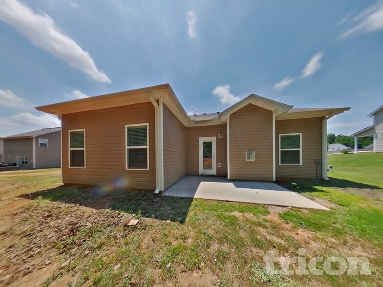 Building Photo - 338 Brookwood Crossing