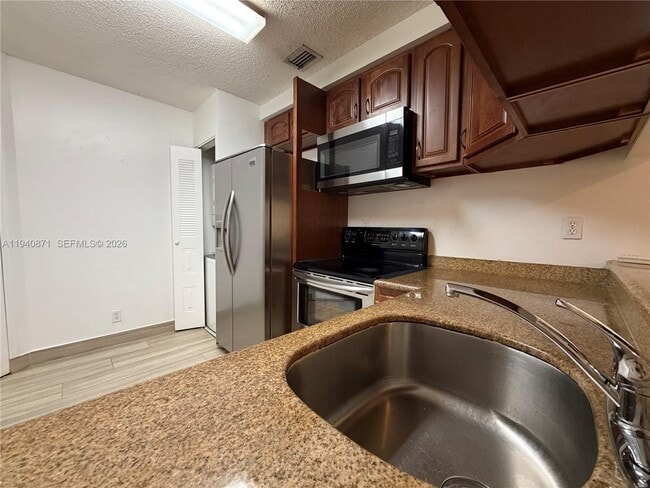 Building Photo - 9123 SW 138th Pl