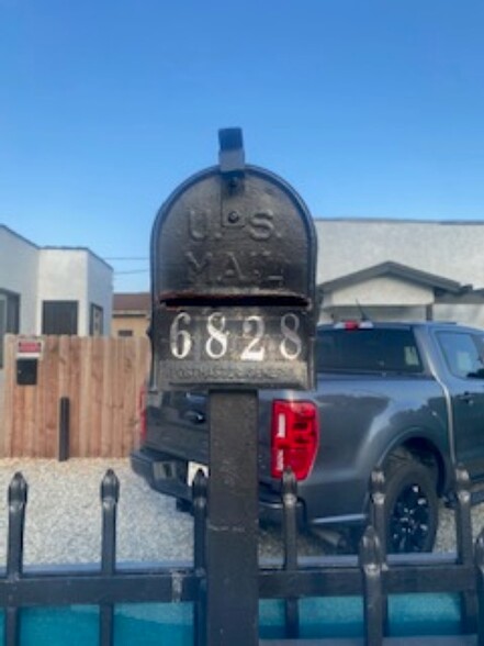 Mail box - 6826 Perry Rd