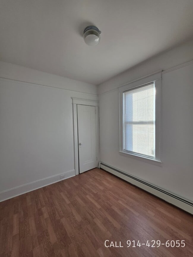 Building Photo - 622 Agar St