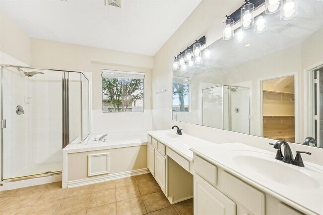 Building Photo - 1309 Bayport Ln