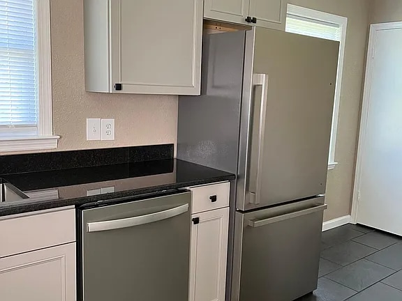 Building Photo - 7 Jones Cir