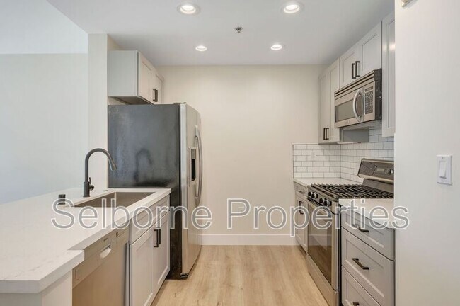Building Photo - 1401 Jackson St