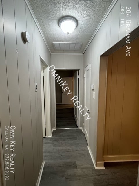 Building Photo - 204 Graham Ave