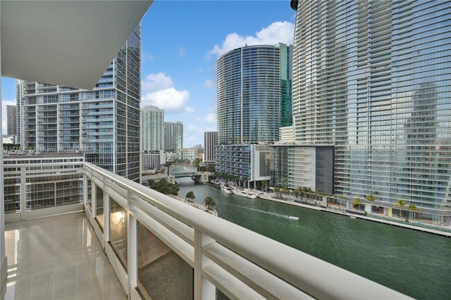 Building Photo - 901 Brickell Key Blvd