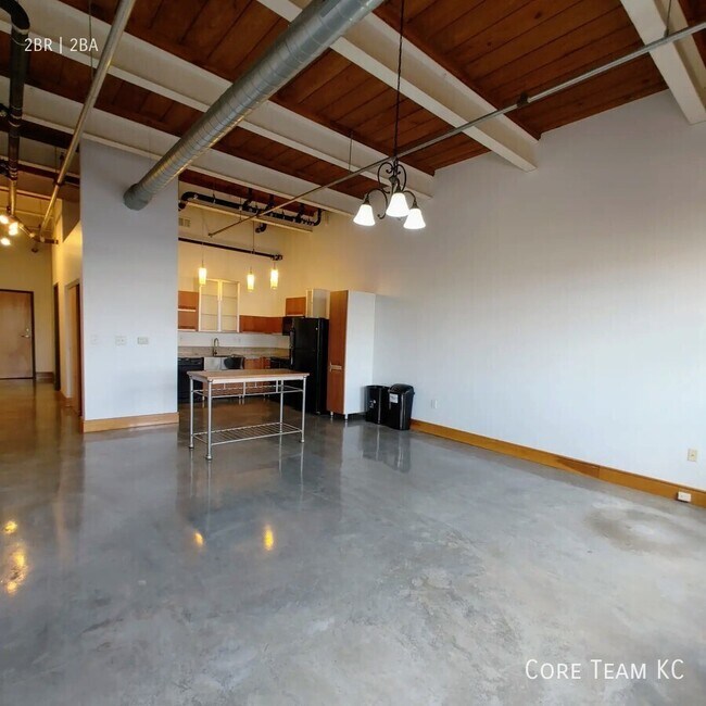 Building Photo - 382 W 22nd St