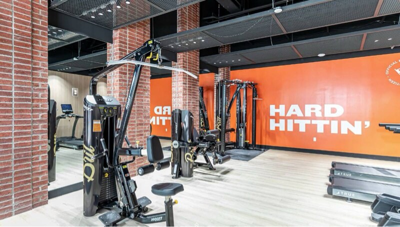 Building Photo - 267 Main St