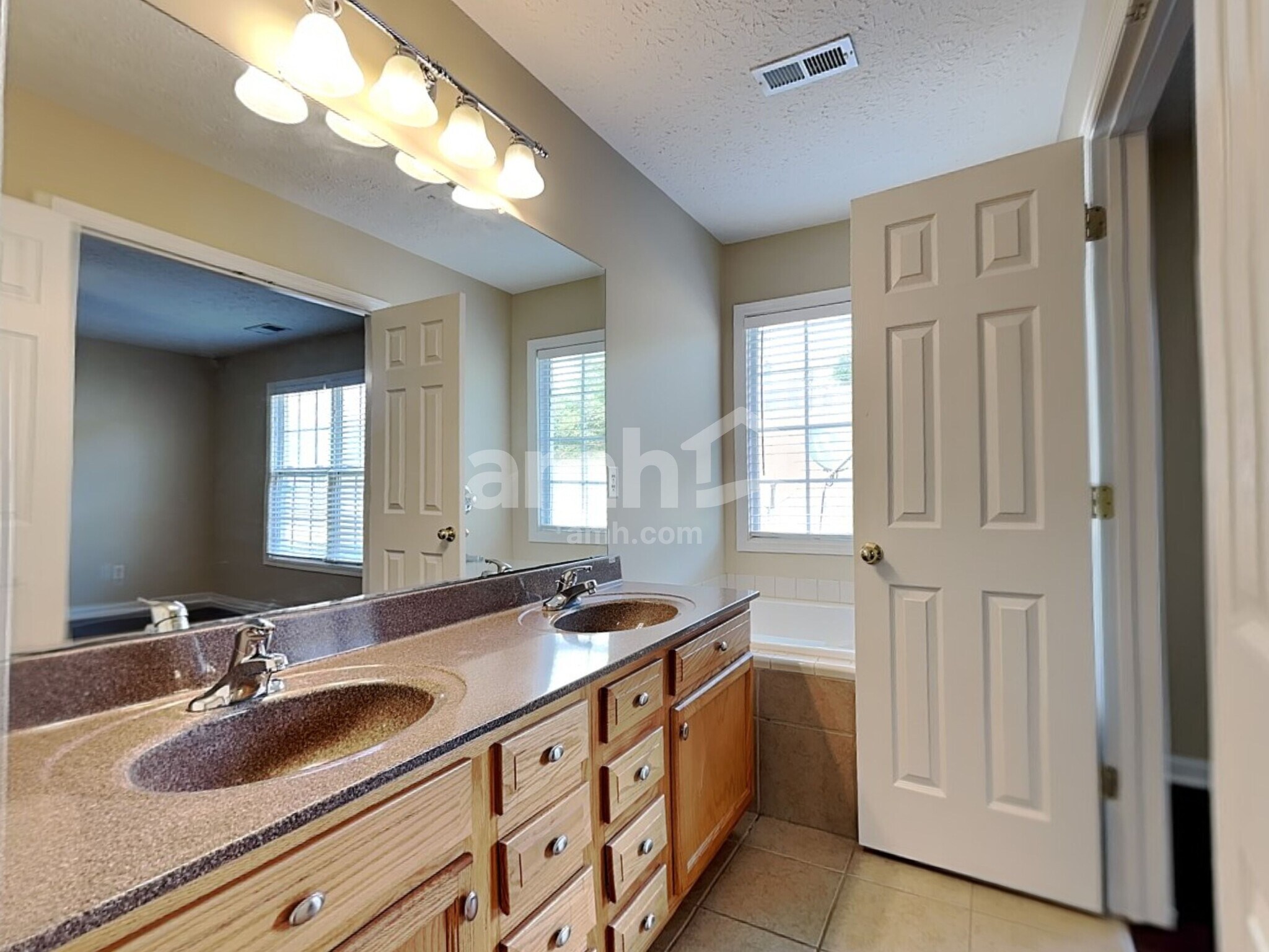 Building Photo - 756 Ginger Ridge Dr