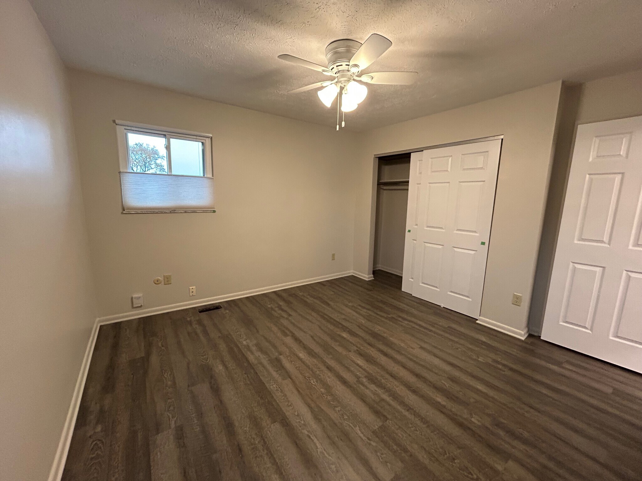 Window coverings - 914 Weston Ct