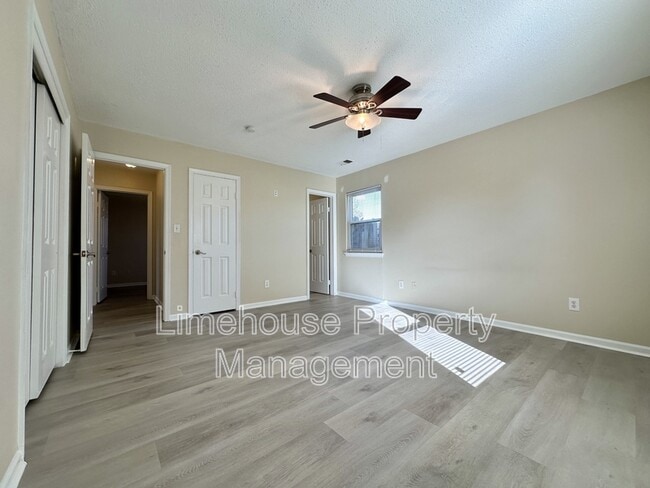 Building Photo - 1273 Nesbitt Dr