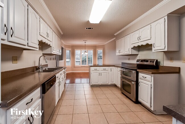 Building Photo - 8861 Reflections Cove