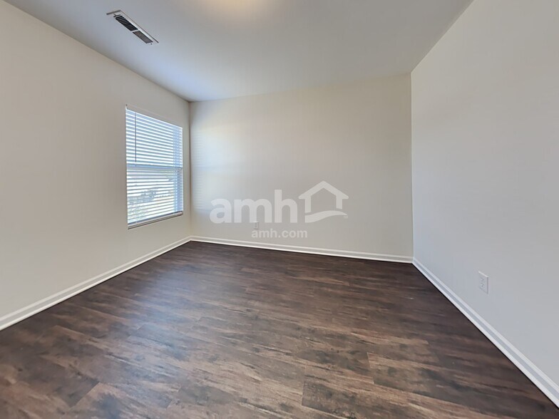 Building Photo - 136 Marinella Dr