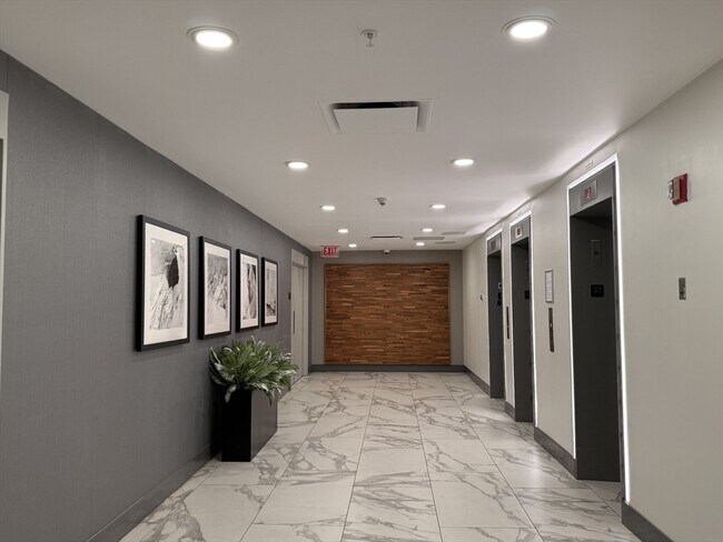 Building Photo - 8 Museum Way