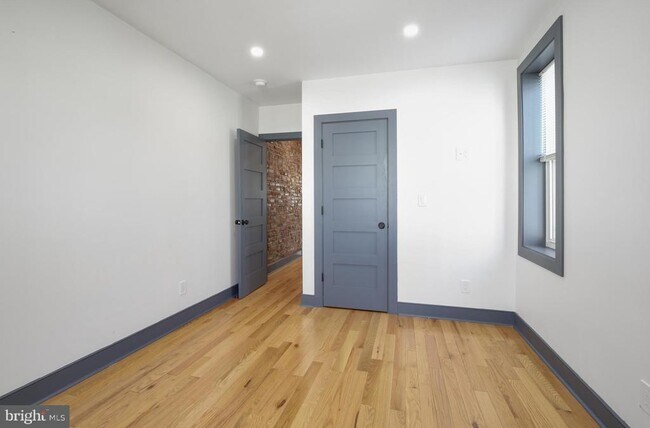 Building Photo - 2619 W Thompson St