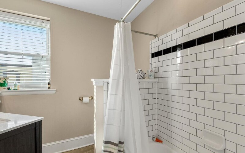 Building Photo - 722 S 22nd St