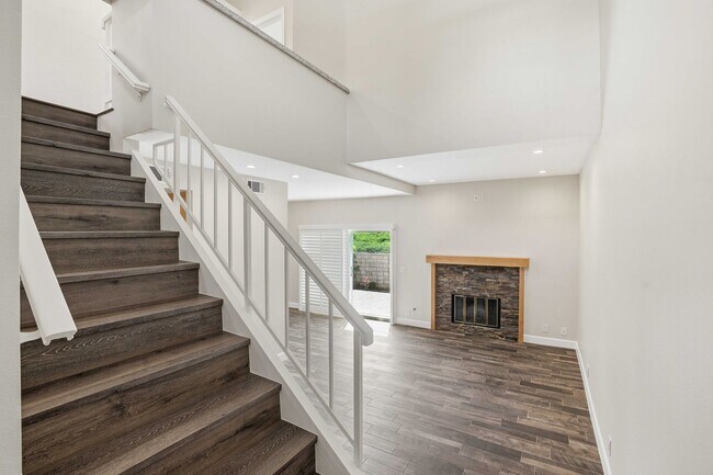 Building Photo - The Turn Key Home You Have Been Waiting For!