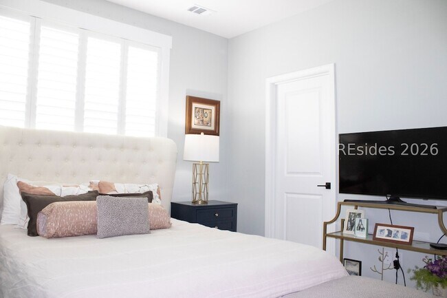 Building Photo - 1314 Good Life Wy