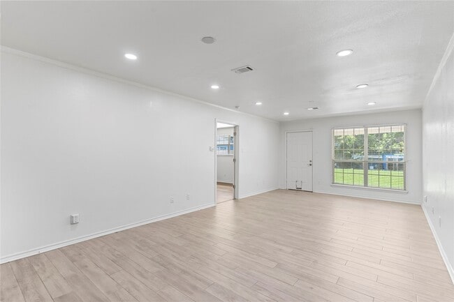 Building Photo - 10906 Keese Dr