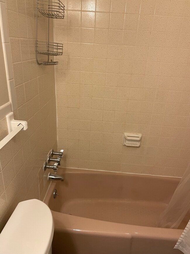 Building Photo - 8 Lancelot Court