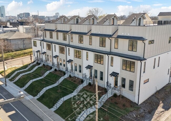 Building Photo - 1019 12th Ave N