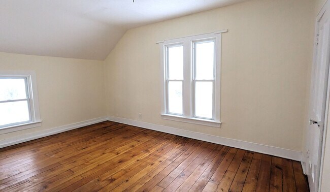 Building Photo - 1241 7th St