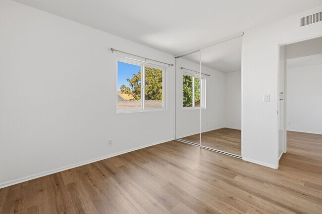 Building Photo - Beautifully Updated Home in Lake Lindero